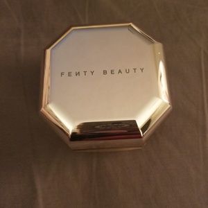 Fenty setting powder